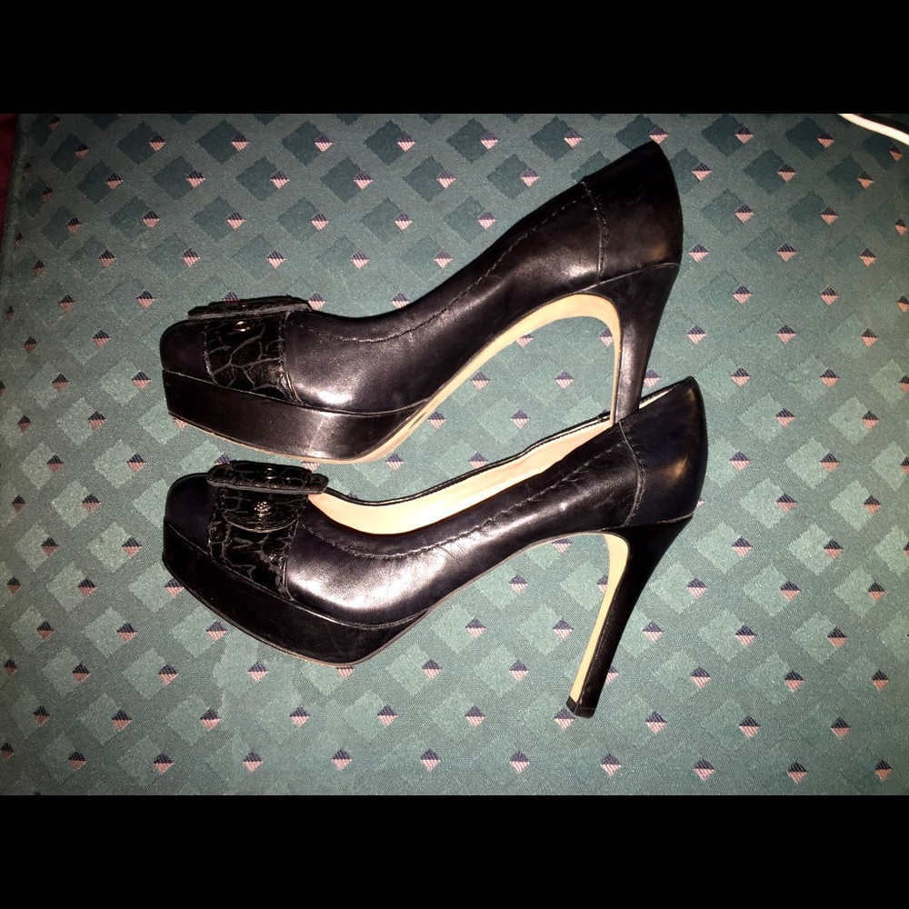 Vince Camuto Black Leather Pumps - Like New